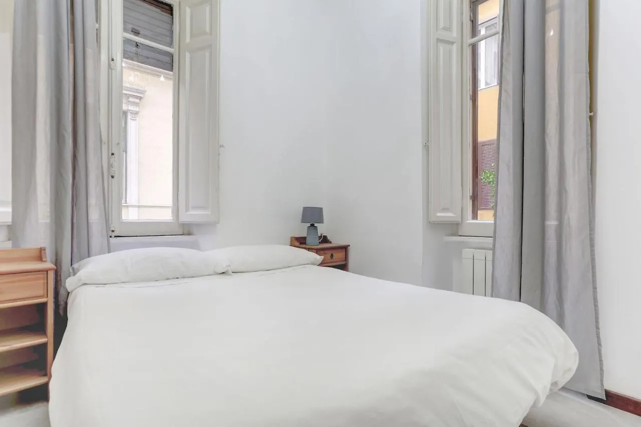 35 m2, 1 yatak odalı, 1 banyolu Daire, Colosseum ve Foro Romano bölgesinde