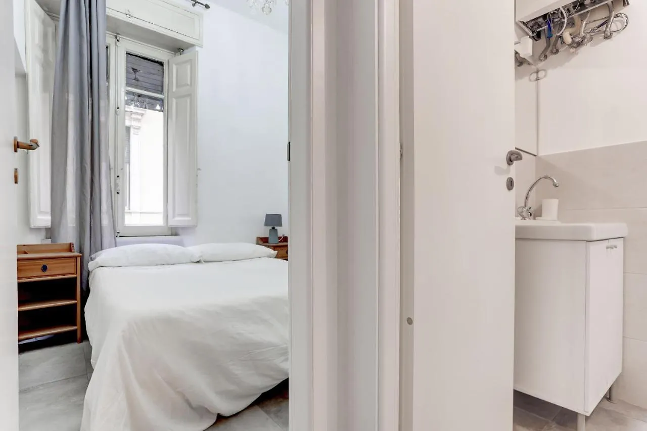 35 m2, 1 yatak odalı, 1 banyolu Daire, Colosseum ve Foro Romano bölgesinde İtalya