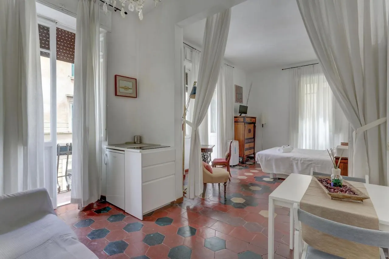35 m2, 1 yatak odalı, 1 banyolu Daire, Colosseum ve Foro Romano bölgesinde 0*, Roma İtalya